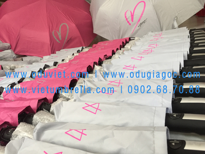 xưởng sản xuất ô dù cầm tay in logo quảng cáo